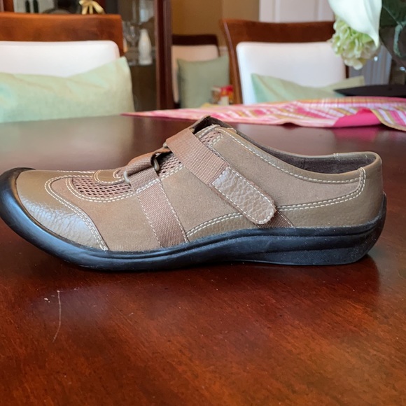 Never Worn SoftShoe by Medicus Charlotte Loafer - Picture 3 of 6